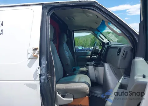 2010 Ford E-250 Commercial/Recreational z USA, uszkodzony, nr VIN 1FTNE2EW8ADA26159